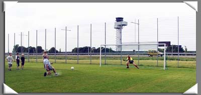 Fußball unterm Tower